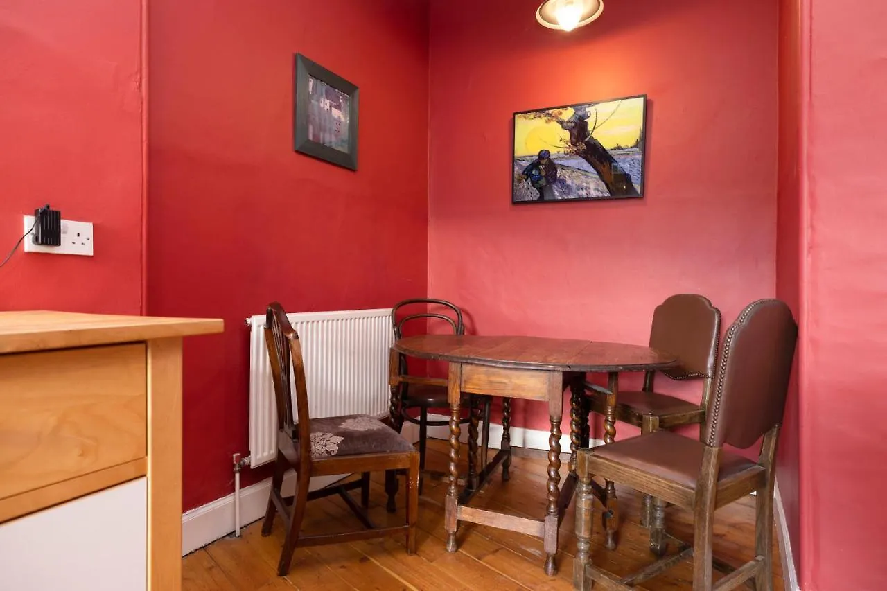 Joivy Old Town 1-Bed Apartment With Stunning Views Édimbourg